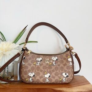 NWT Coach X Peanuts Teri Shoulder Bag In Signature Canvas With Snoopy Print